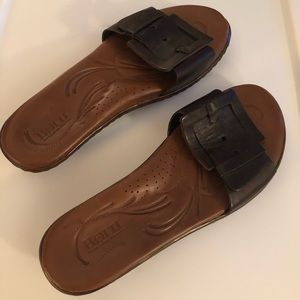 Born Elizabeth Sandals